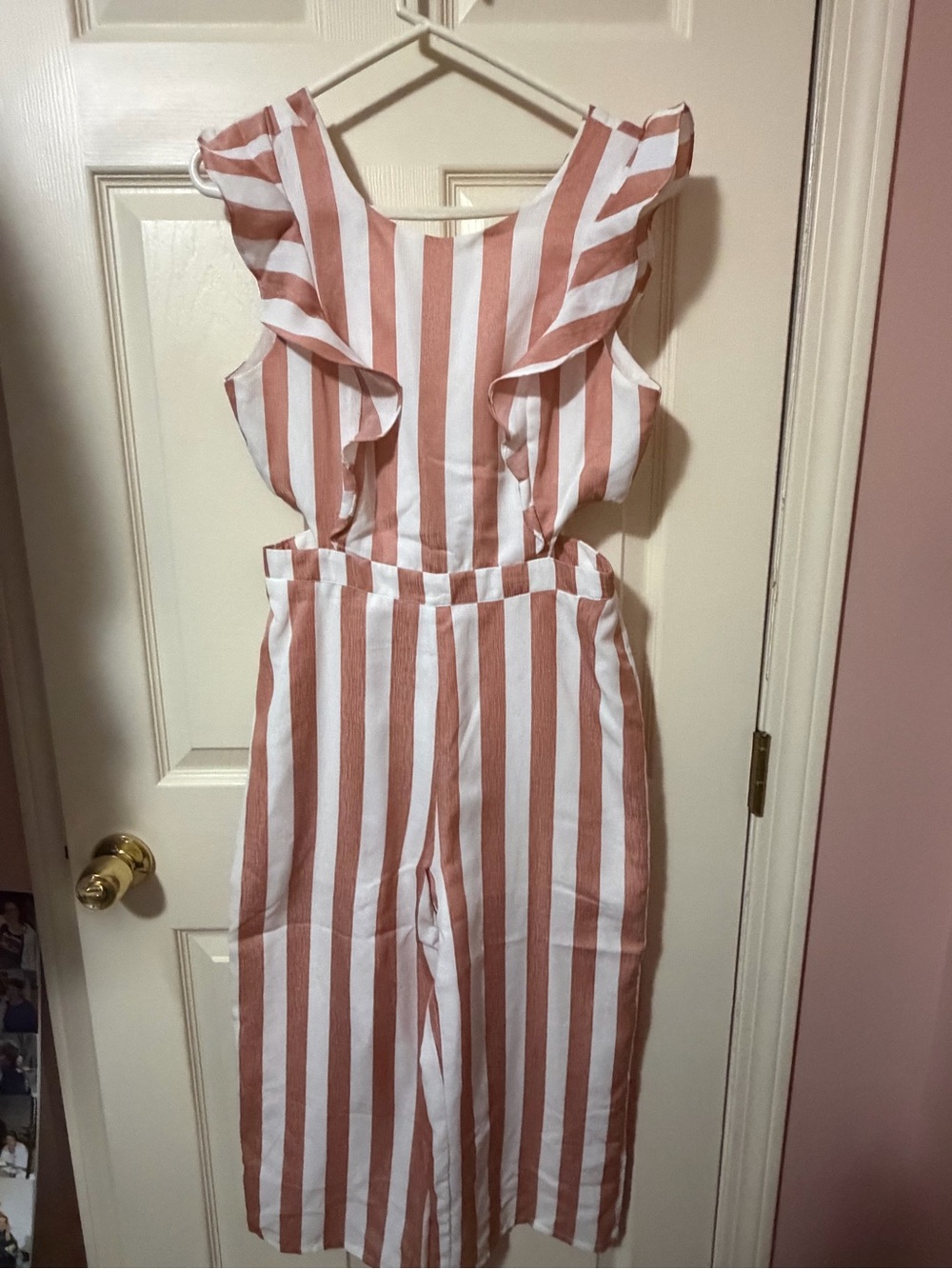 Kittenish White & Rust-Striped Ruffle Shoulder Jumpsuit